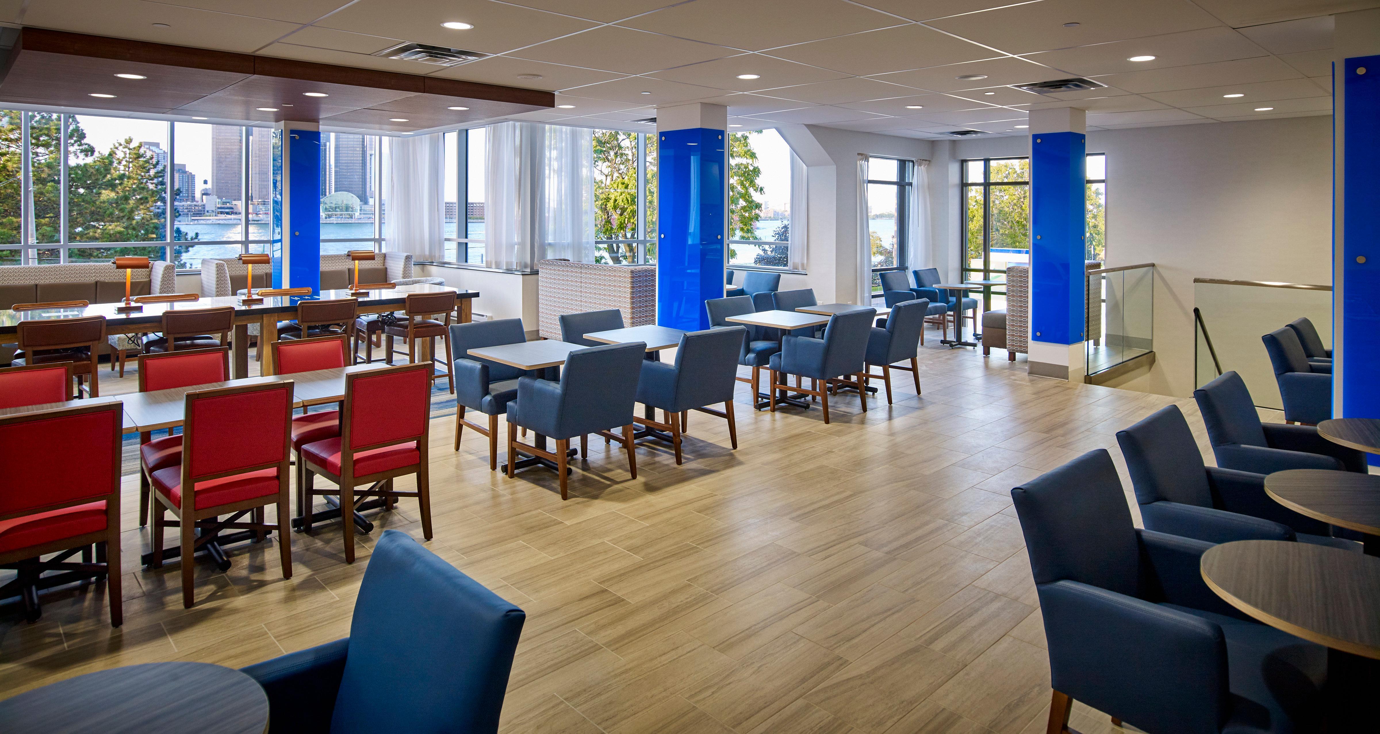 Express Waterfront By Ihg 3*