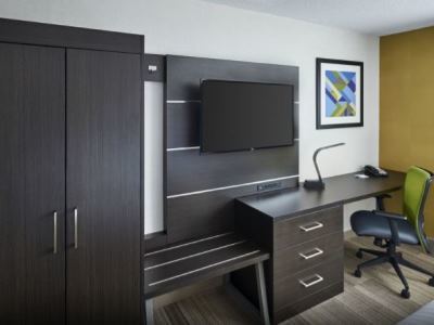 Express Waterfront By Ihg