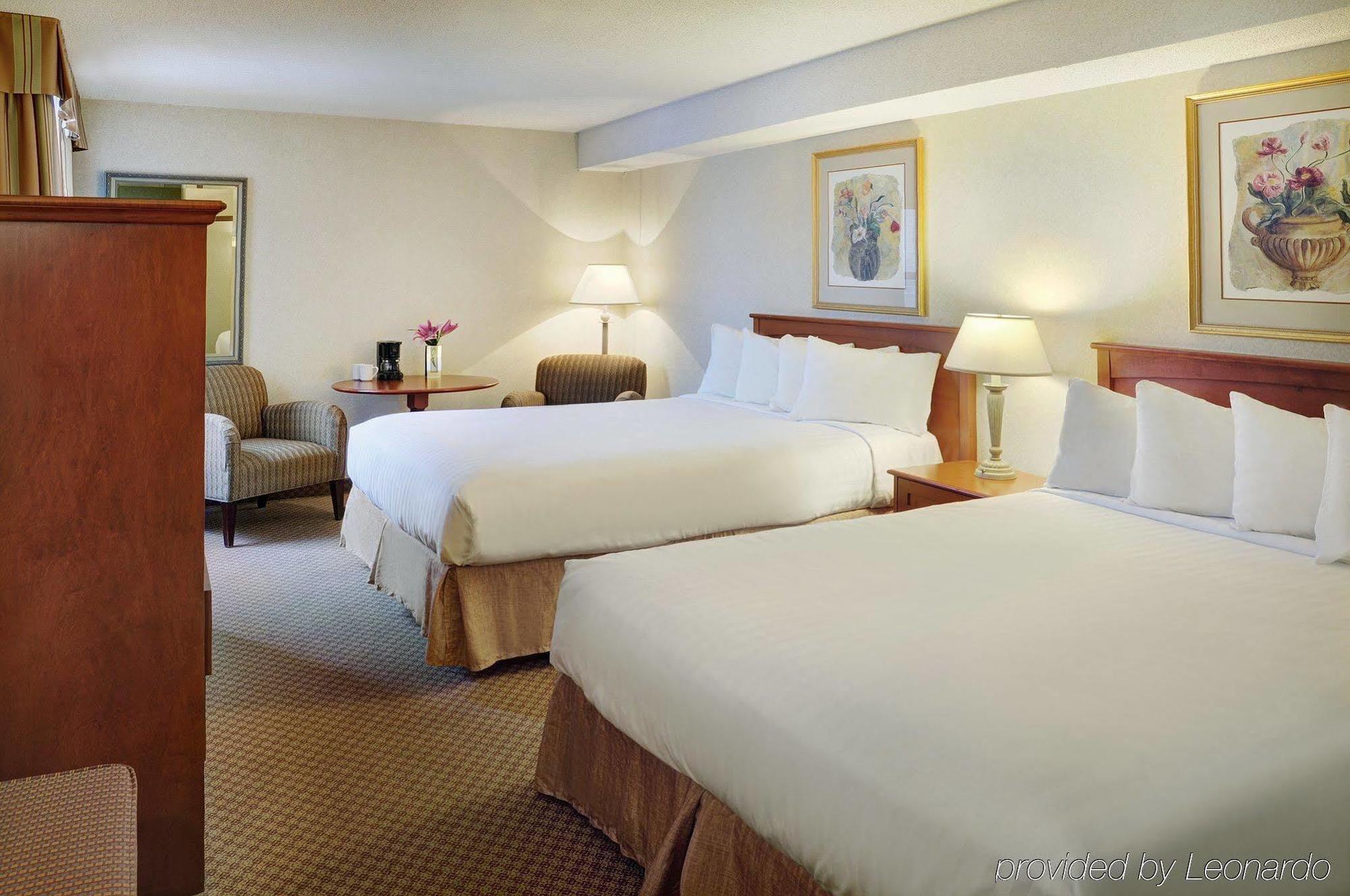 Hotel Express Waterfront By Ihg Windsor